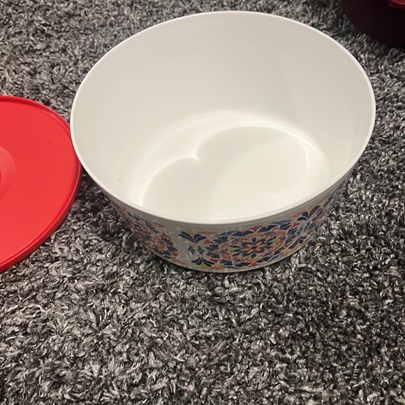 Tupperware 4.3L Bowl - Picture 5 of 5